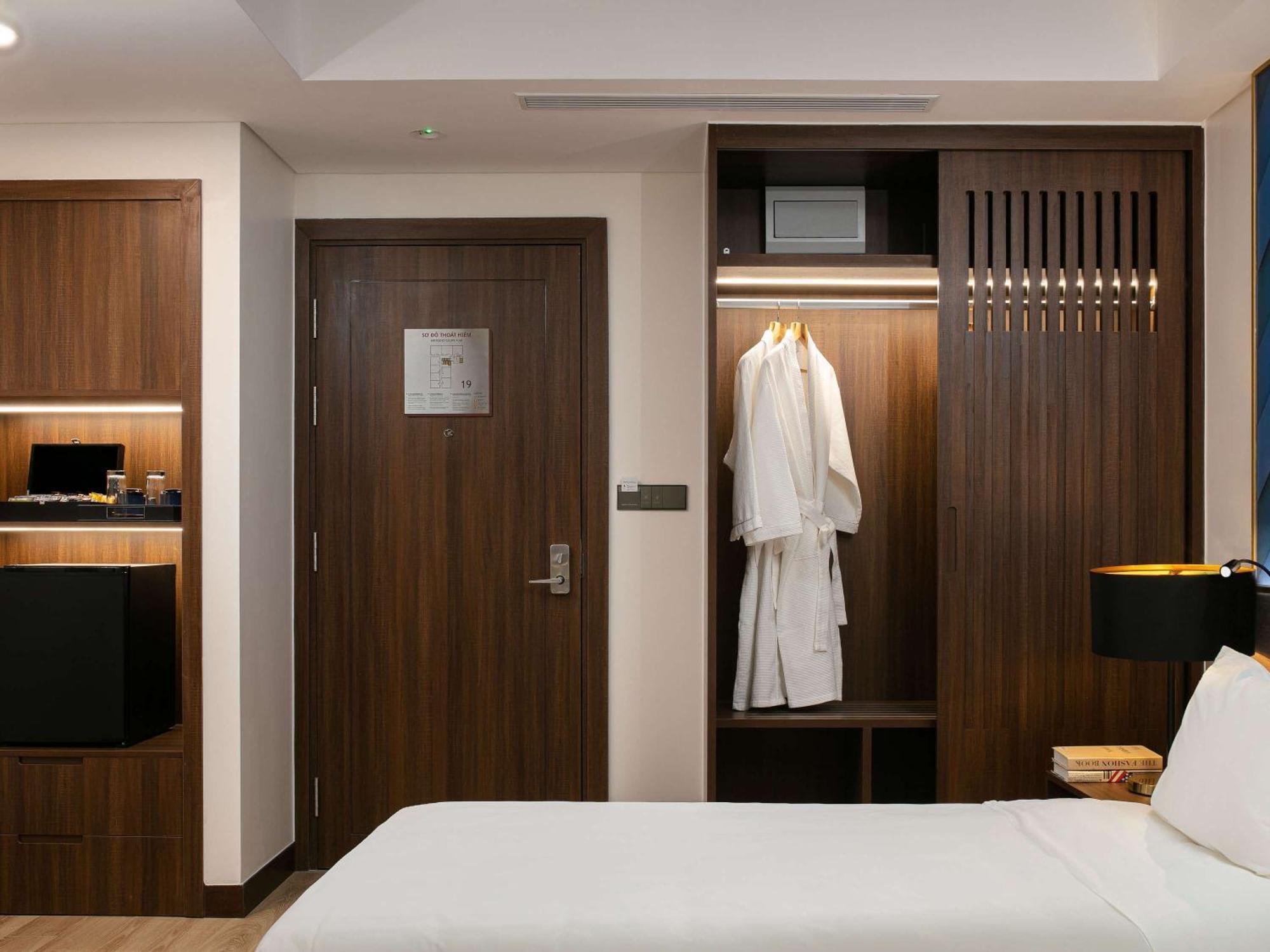 Moevenpick Living West Hanoi Exteriör bild