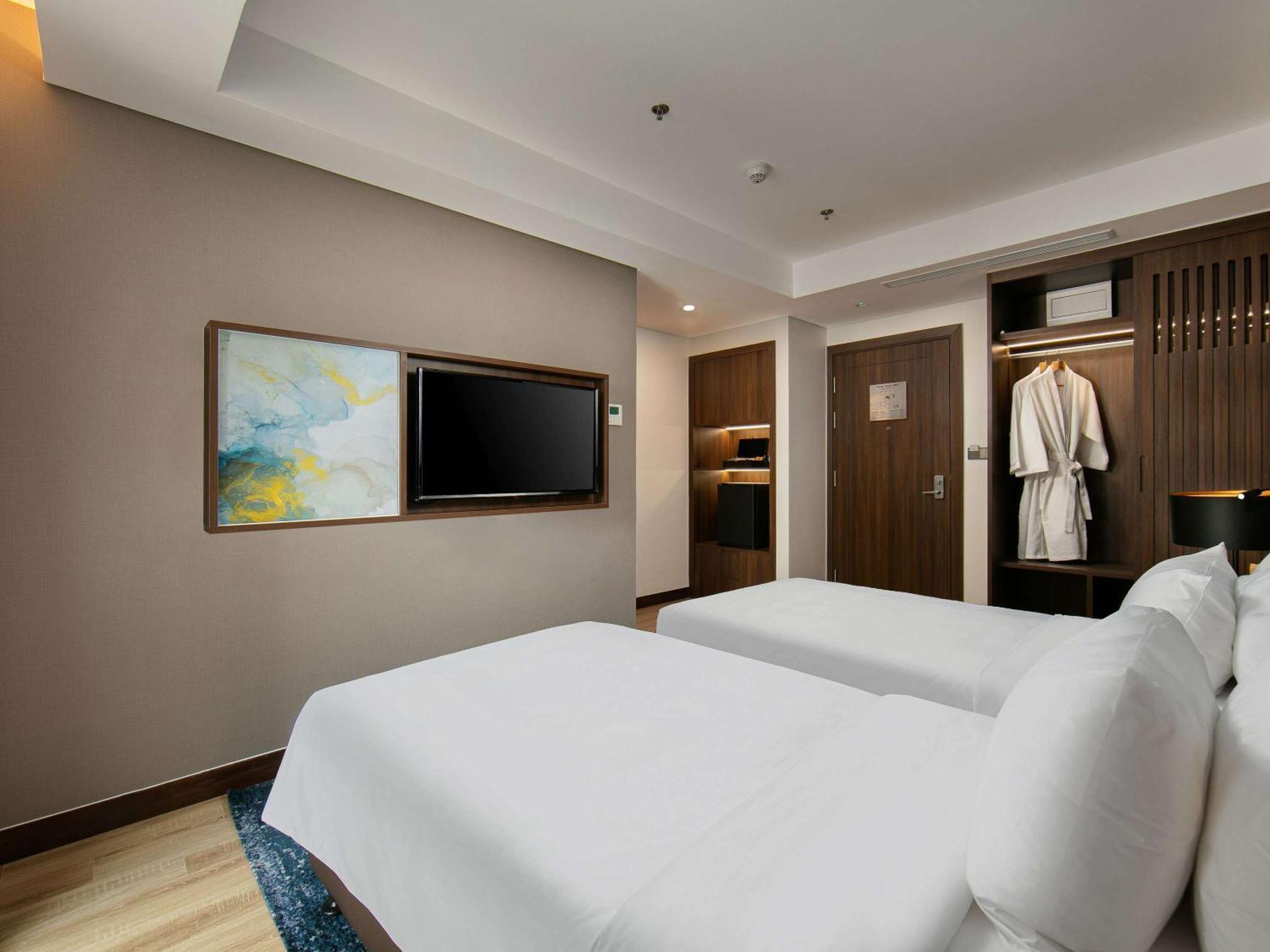 Moevenpick Living West Hanoi Hotell Exteriör bild